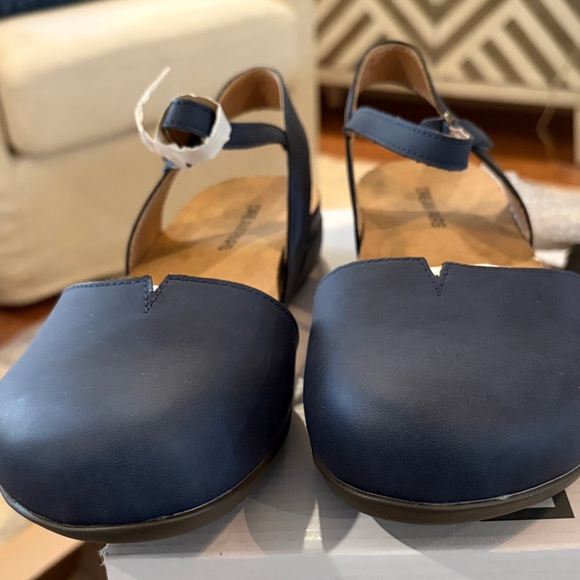 DREAM PAIRS Navy Closed Toe Arch Support Sandals/NIB/8.5 - Picture 9 of 16